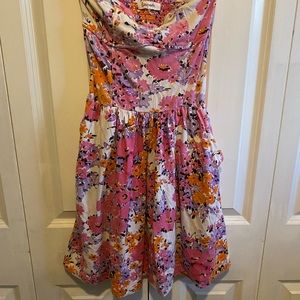 Women’s Strapless Dress